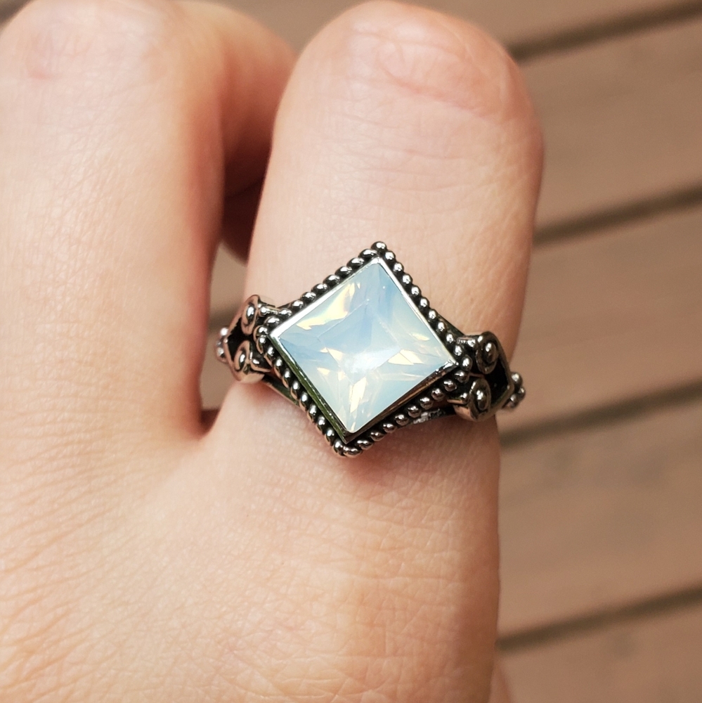 NWOT Silver Opal Moonstone Ring - Picture 3 of 11